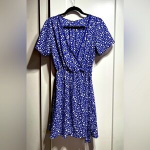 Sienna Sky EUC lightweight wrap dress